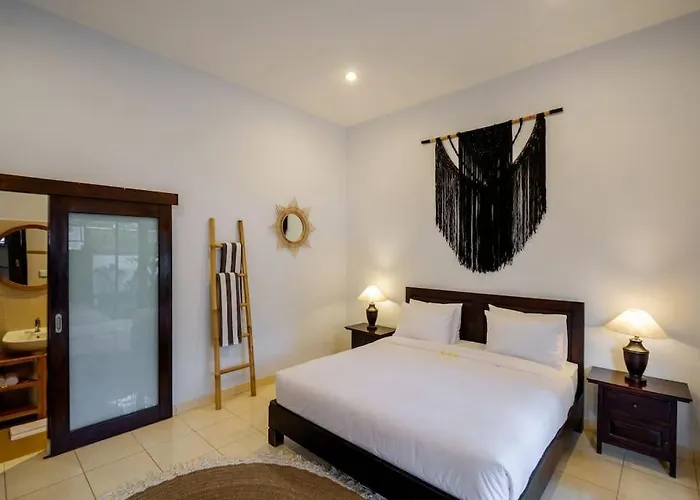 Amazing Prime Location In - 15 Minutes Walk To The Villa