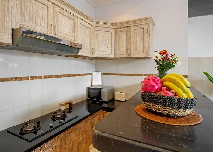 Amazing Prime Location In - 15 Minutes Walk To The *