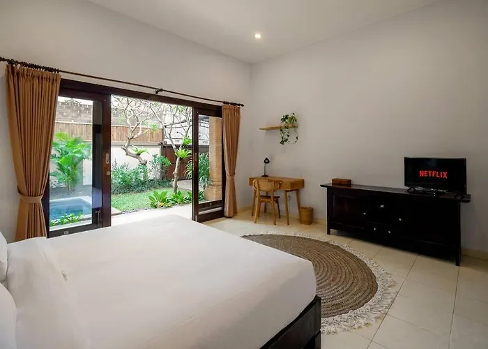 Amazing Prime Location In - 15 Minutes Walk To The