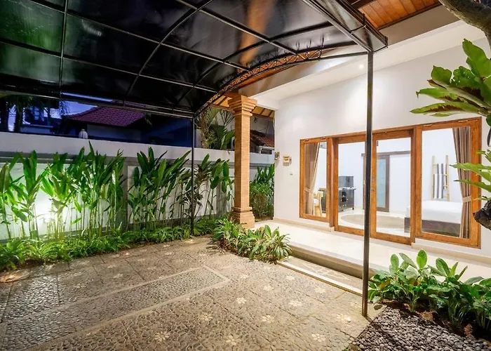 Amazing Prime Location In - 15 Minutes Walk To The